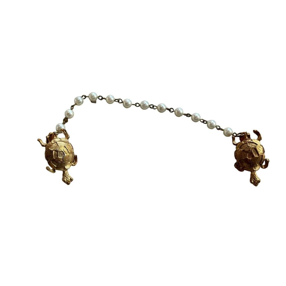 Vintage 1950s Sweater Guard Clip Faux Pearl Chain Gold Tone Turtle Rare - Picture 2 of 7